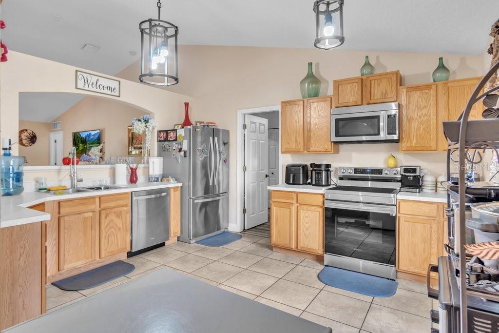 Image 7 of 27 For 3011 33rd Avenue