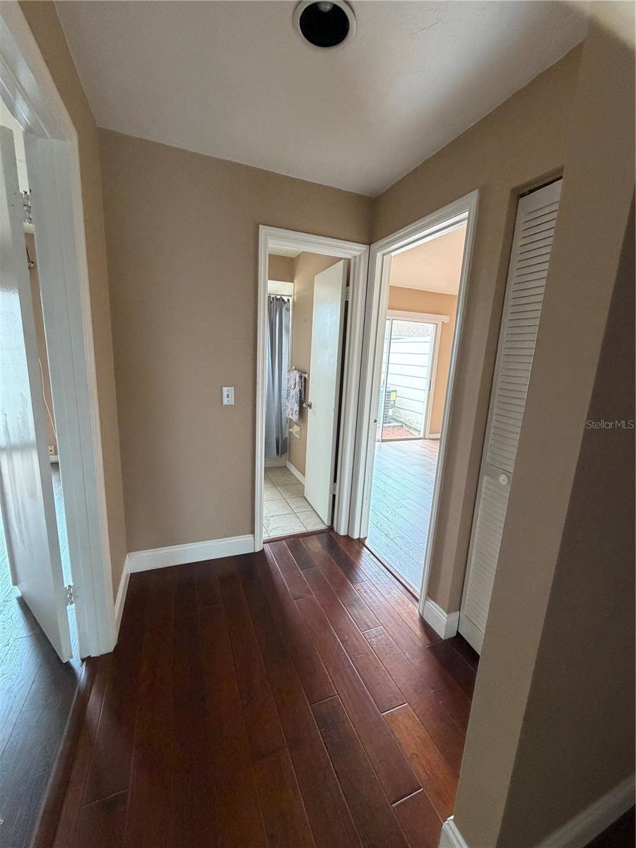 Image 19 of 42 For 2315 19th Circle