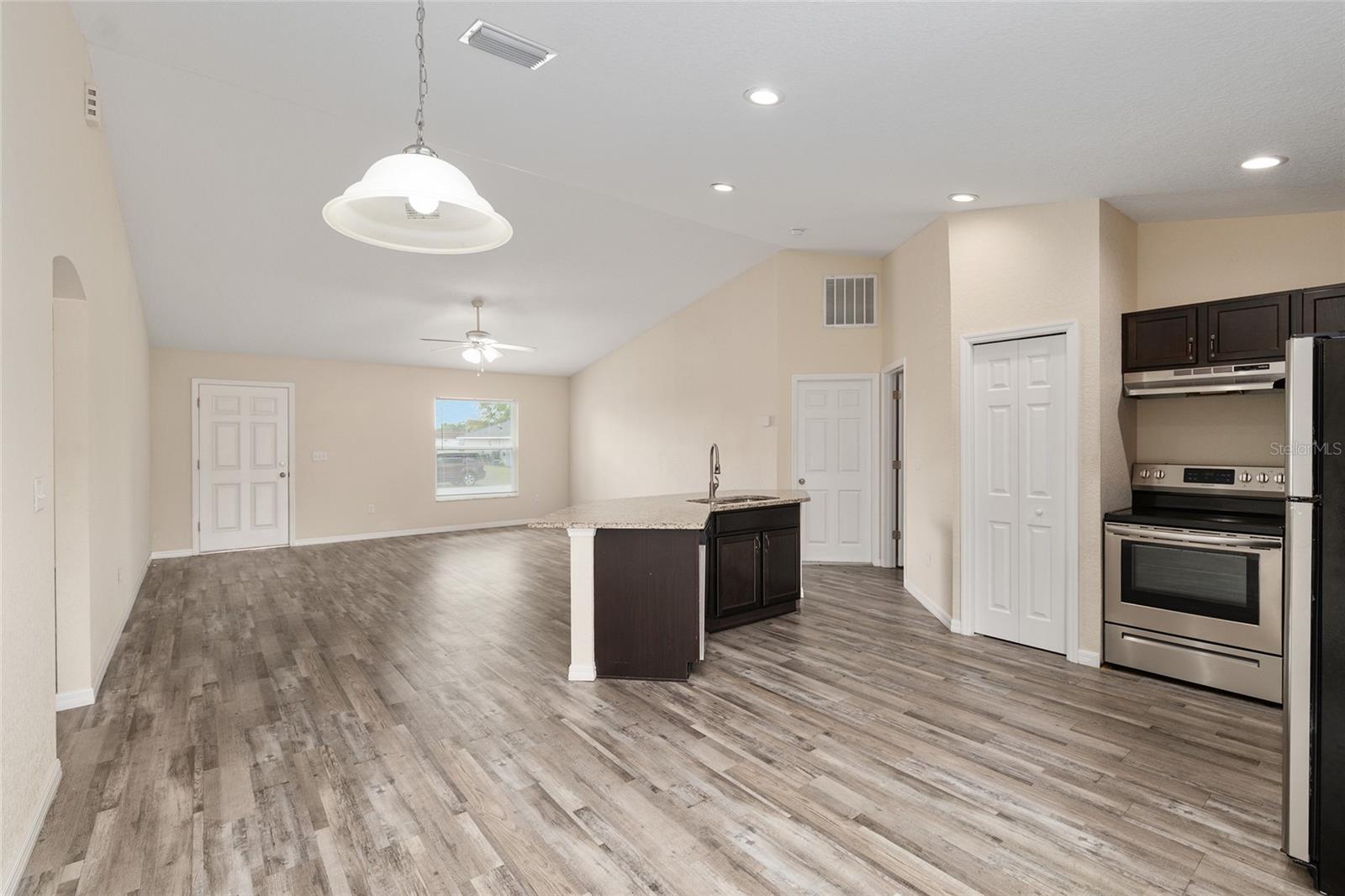 Image 22 of 53 For 22 Juniper Loop Circle