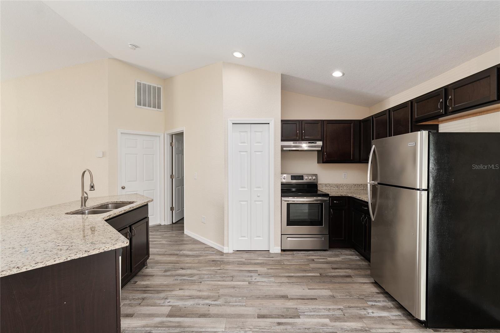 Image 25 of 53 For 22 Juniper Loop Circle