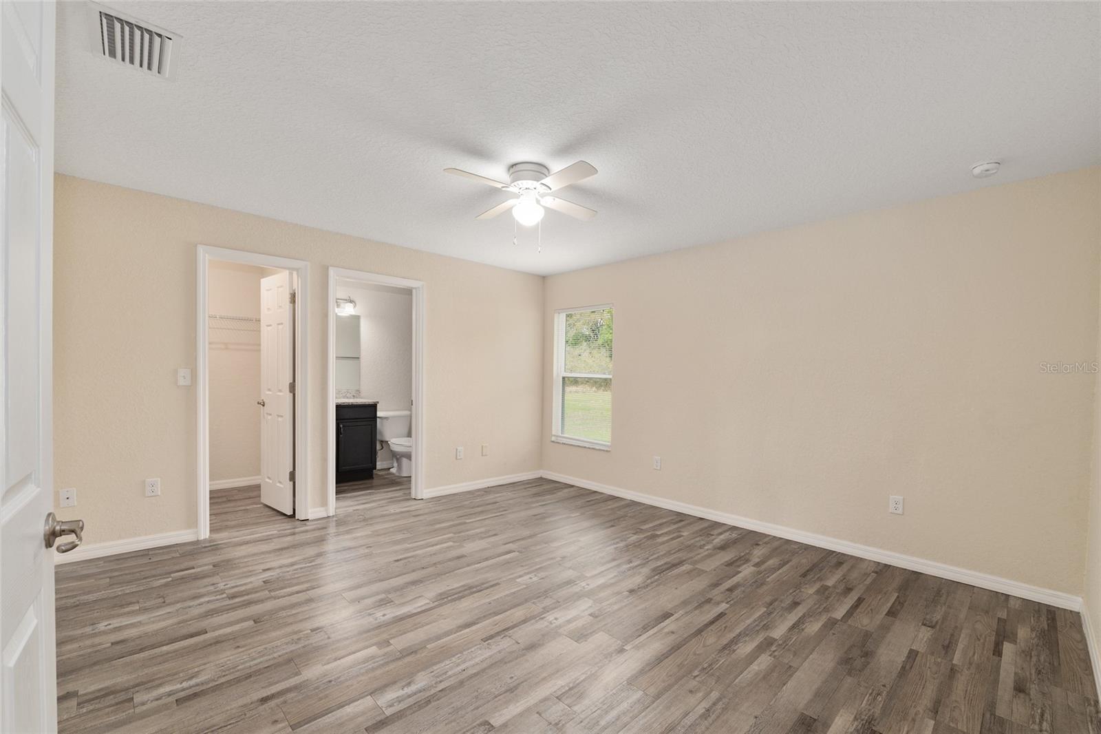 Image 31 of 53 For 22 Juniper Loop Circle