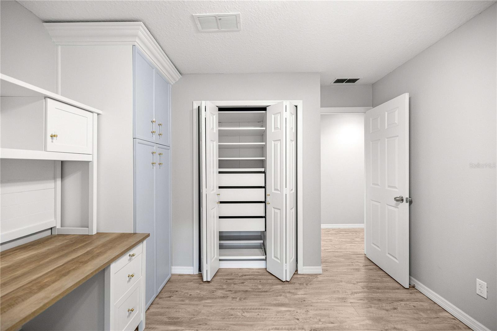 Image 17 of 27 For 6525 62nd Avenue