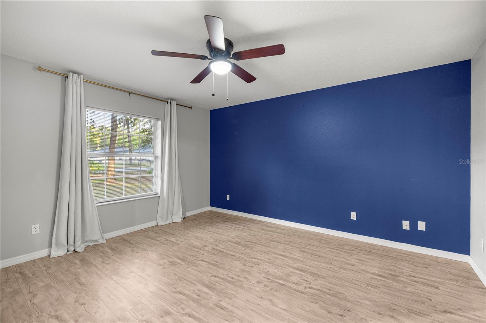 Image 9 of 27 For 6525 62nd Avenue