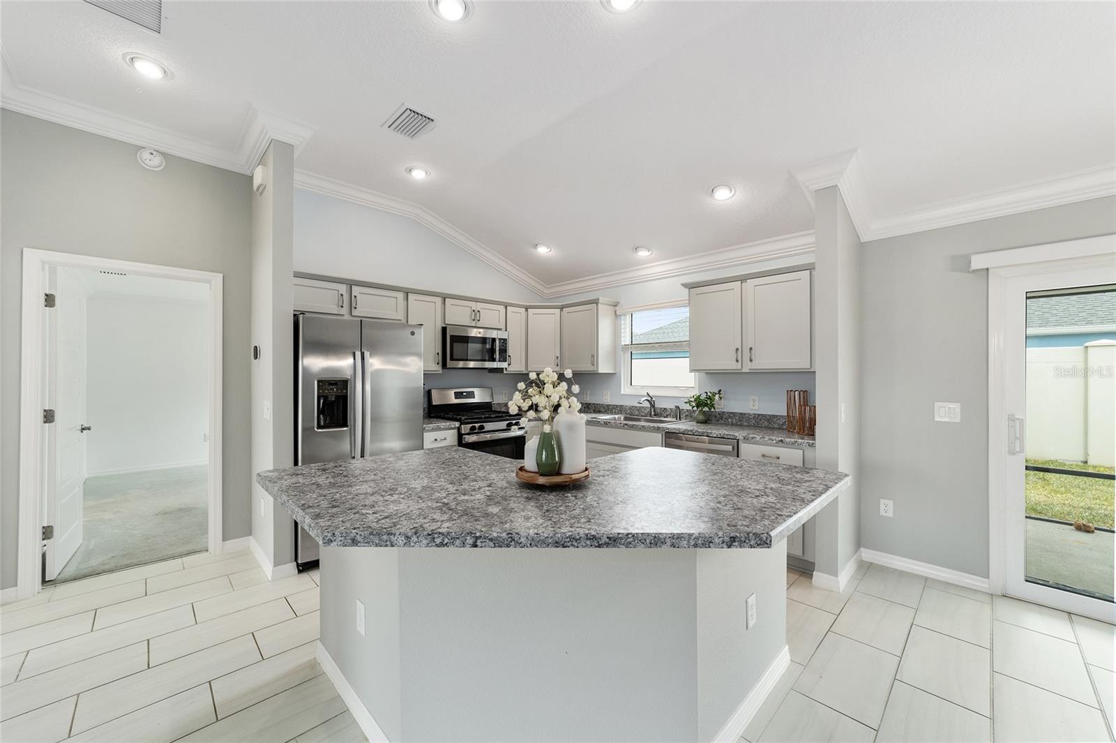 Image 10 of 33 For 6316 Danielson Loop