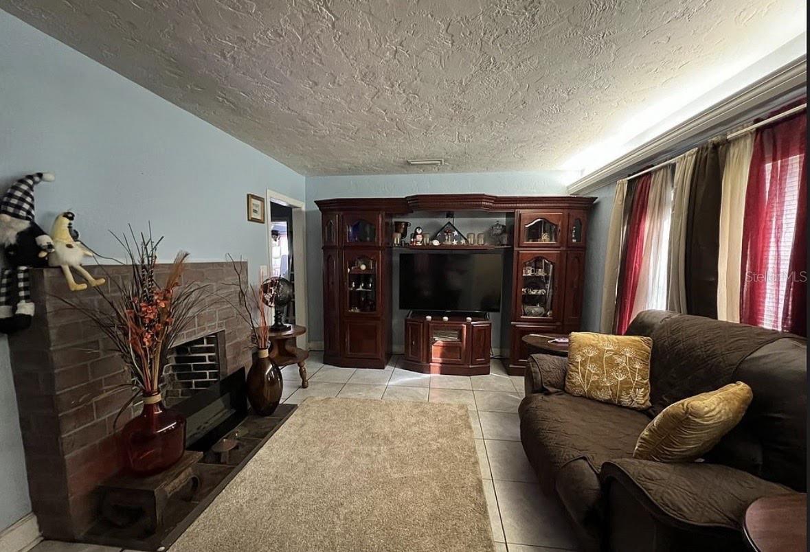 Image 15 of 33 For 2131 3rd Street