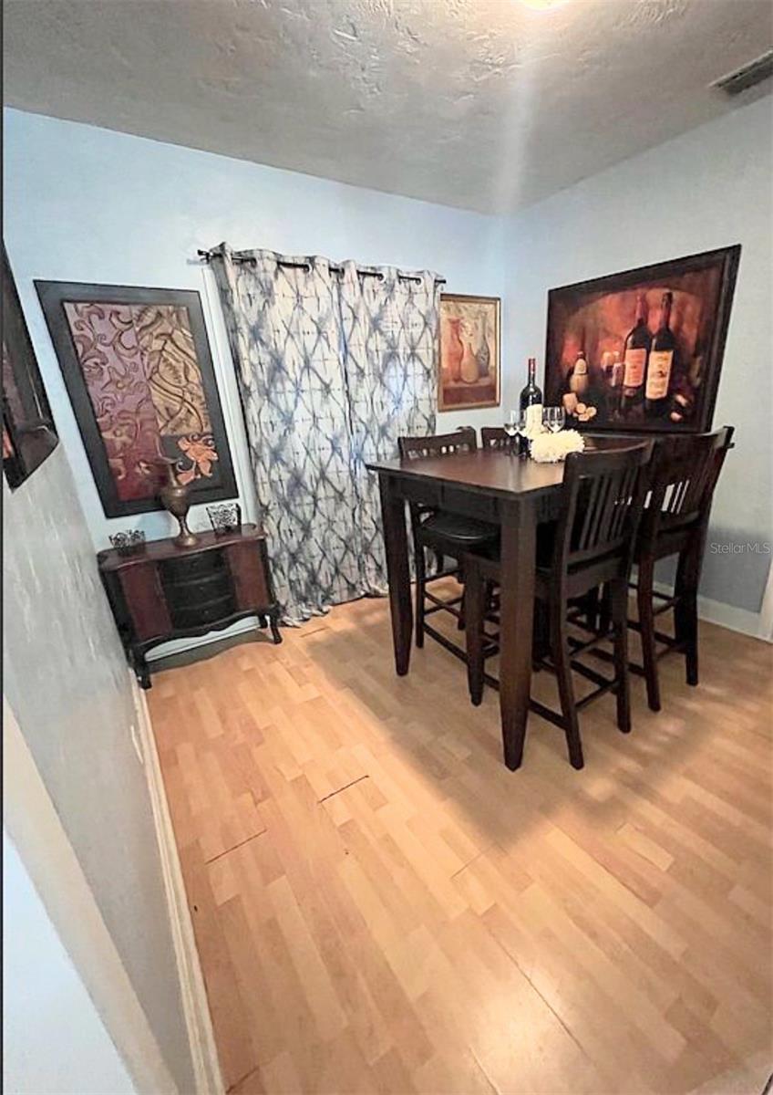 Image 17 of 33 For 2131 3rd Street