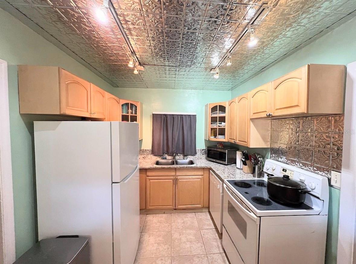 Image 20 of 33 For 2131 3rd Street