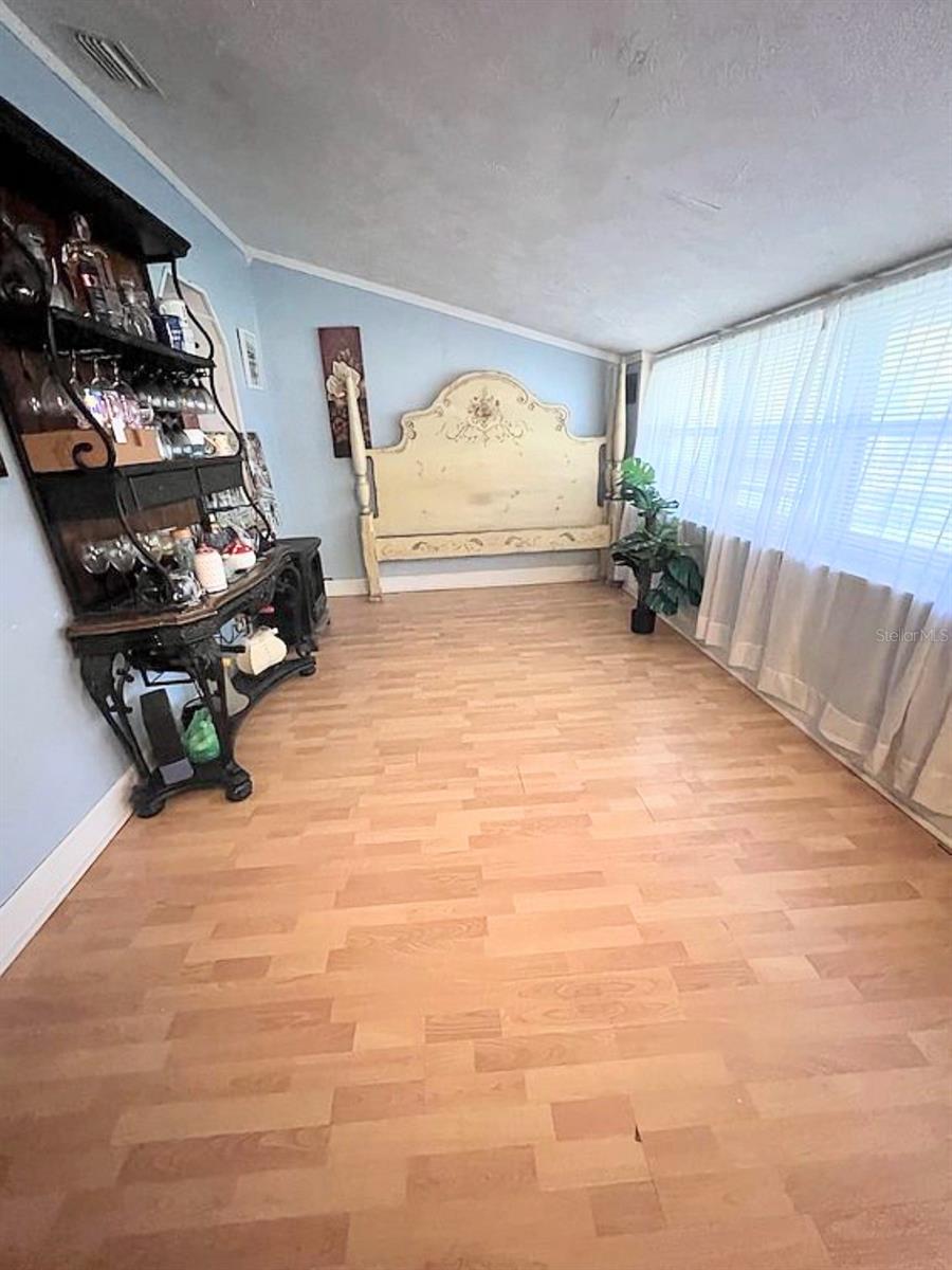 Image 22 of 33 For 2131 3rd Street