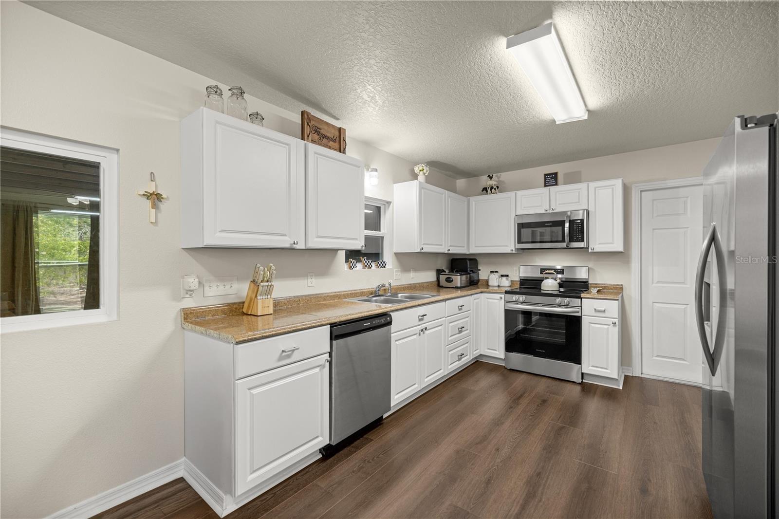 Image 10 of 31 For 8121 County Road 243b