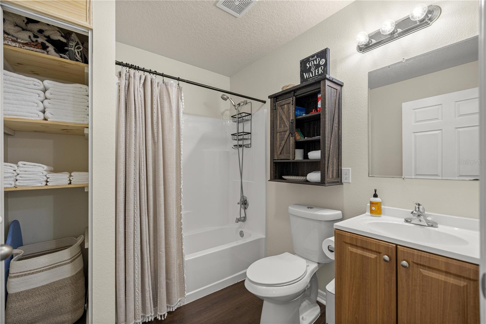 Image 15 of 31 For 8121 County Road 243b