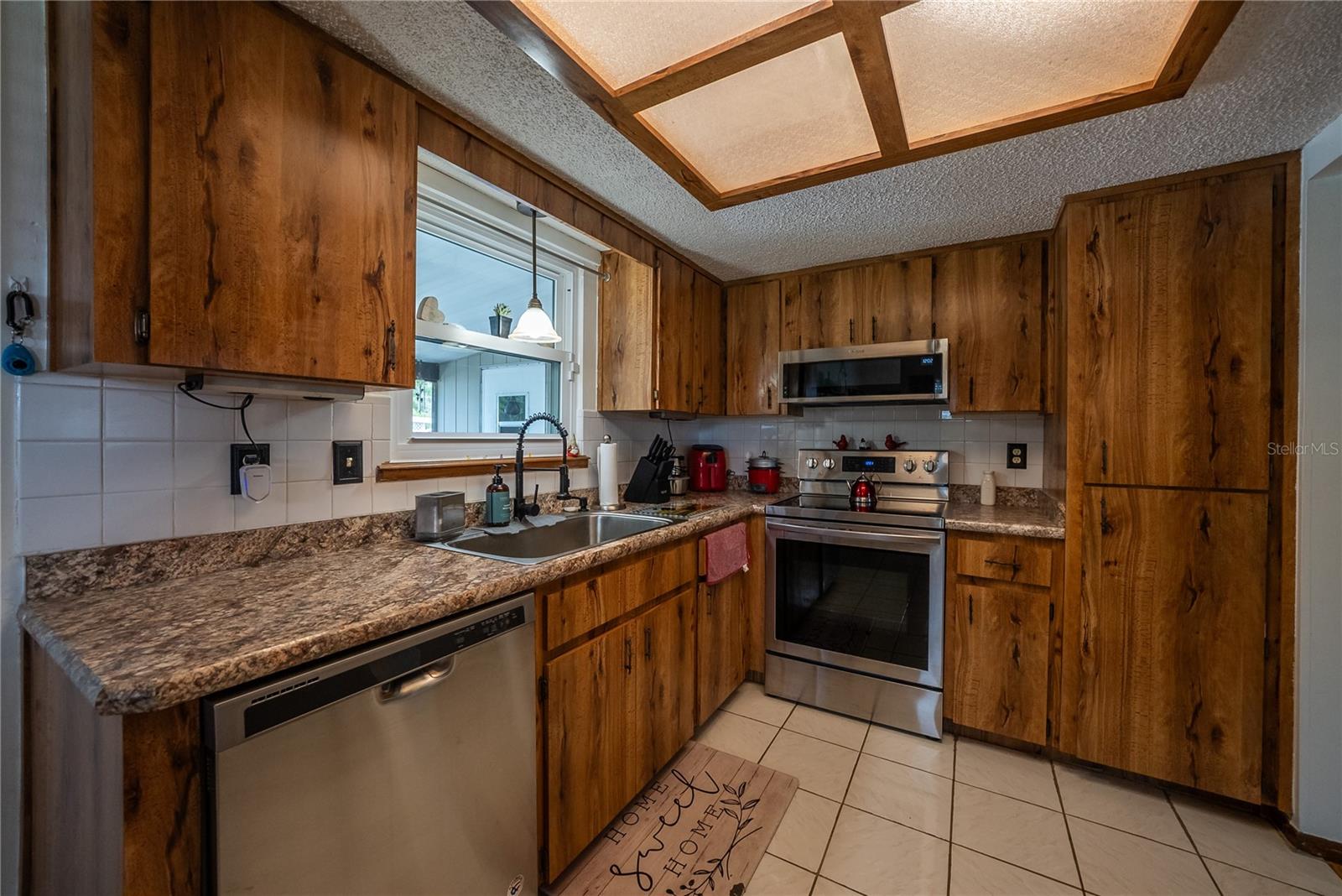 Image 13 of 72 For 9961 104th Place