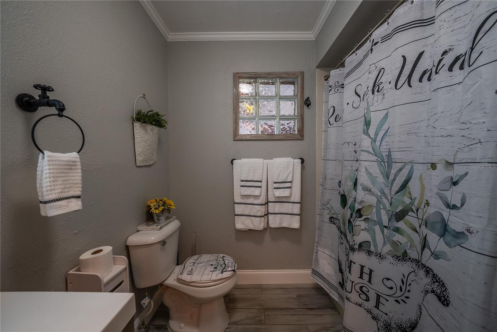 Image 20 of 72 For 9961 104th Place