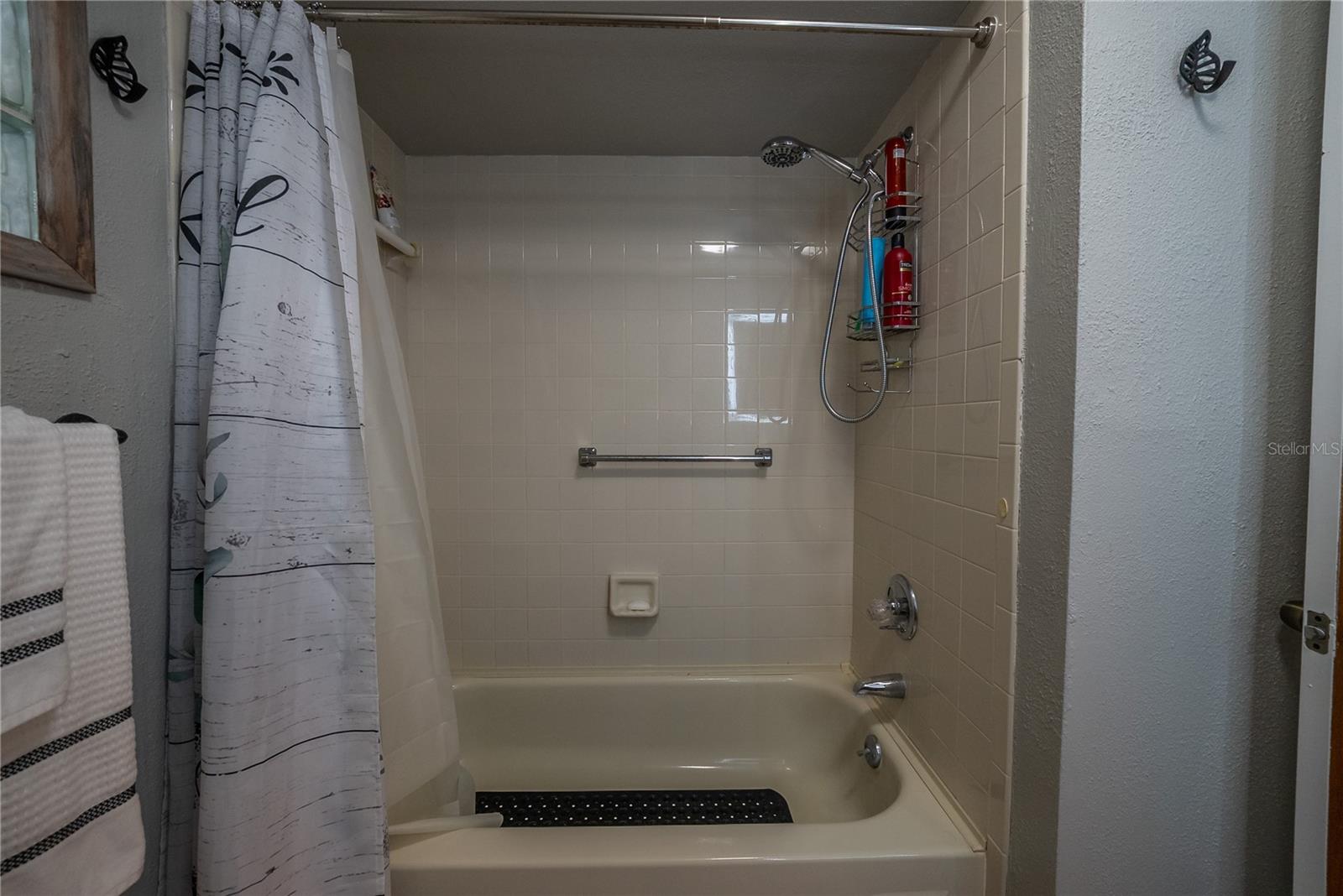 Image 21 of 72 For 9961 104th Place