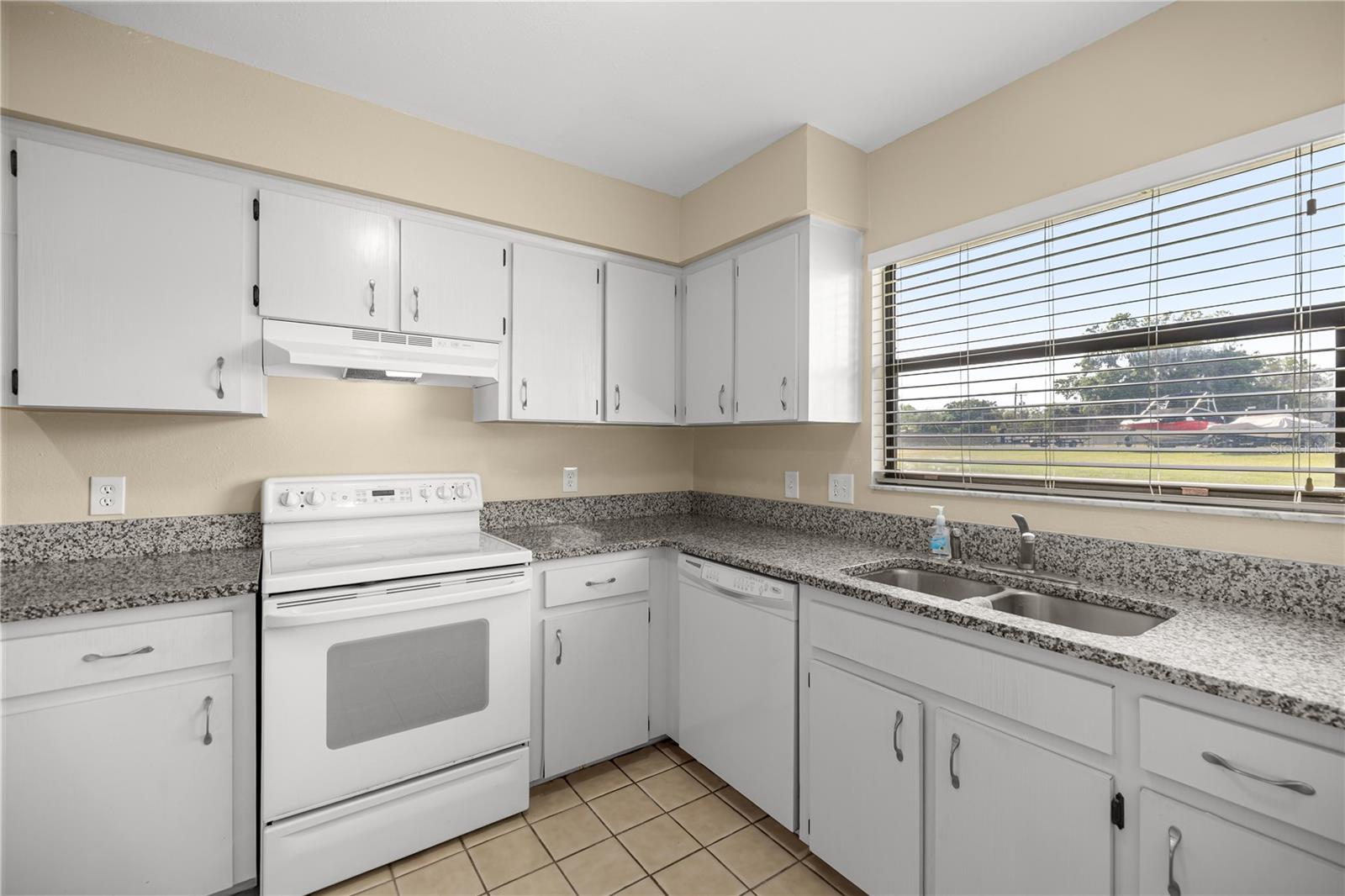 Image 11 of 37 For 11001 Sunset Harbor Road H49