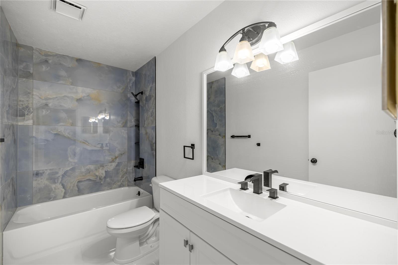 Image 17 of 37 For 11001 Sunset Harbor Road H49