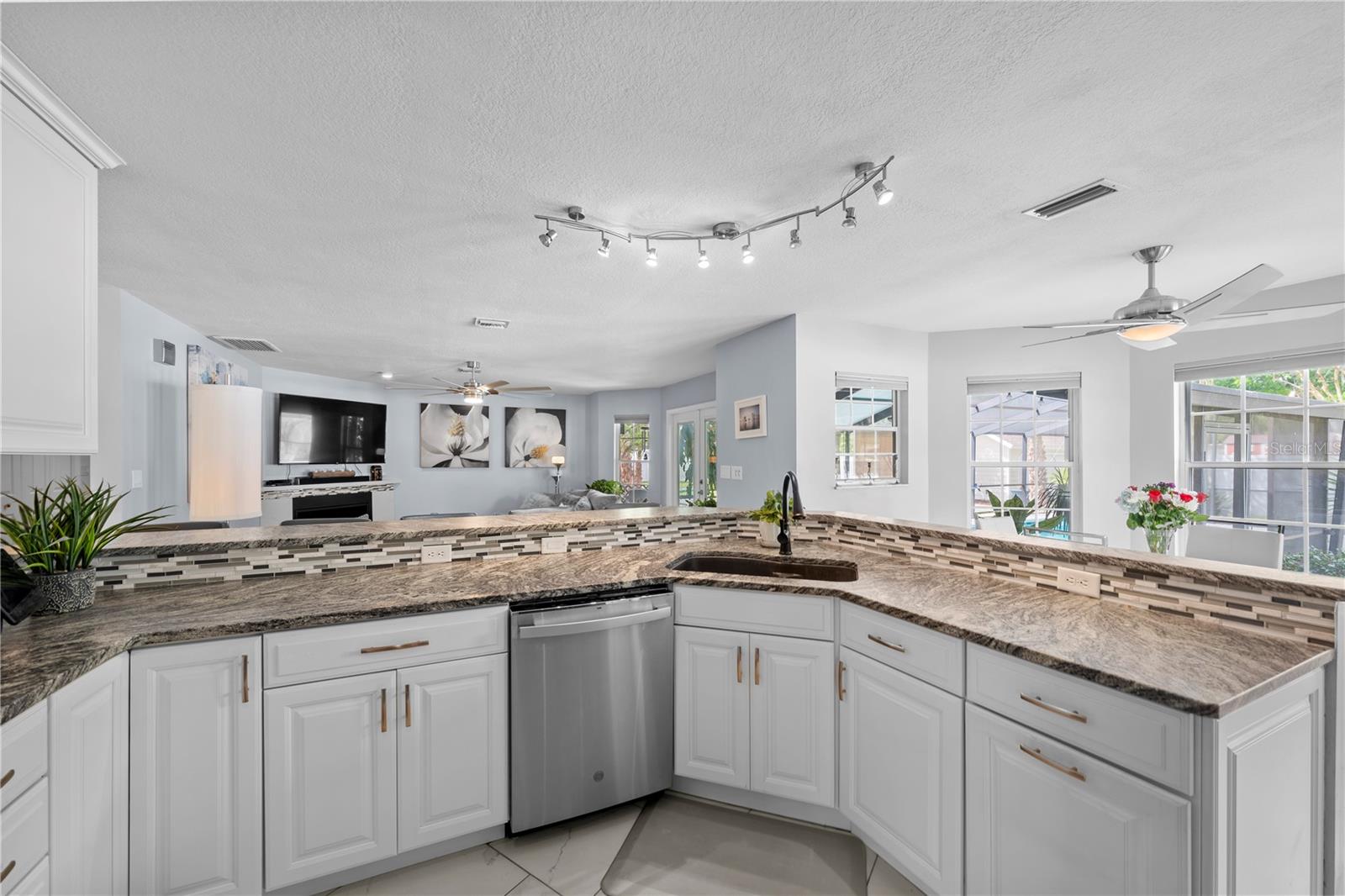 Image 17 of 79 For 1623 29th Terrace