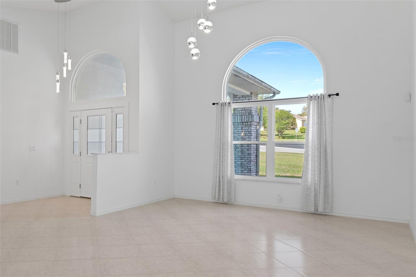 Image 4 of 46 For 199 Crystal Meadow Path