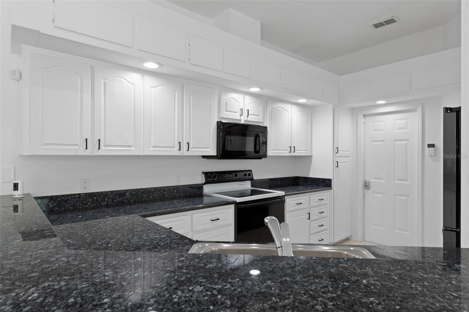 Image 7 of 46 For 199 Crystal Meadow Path