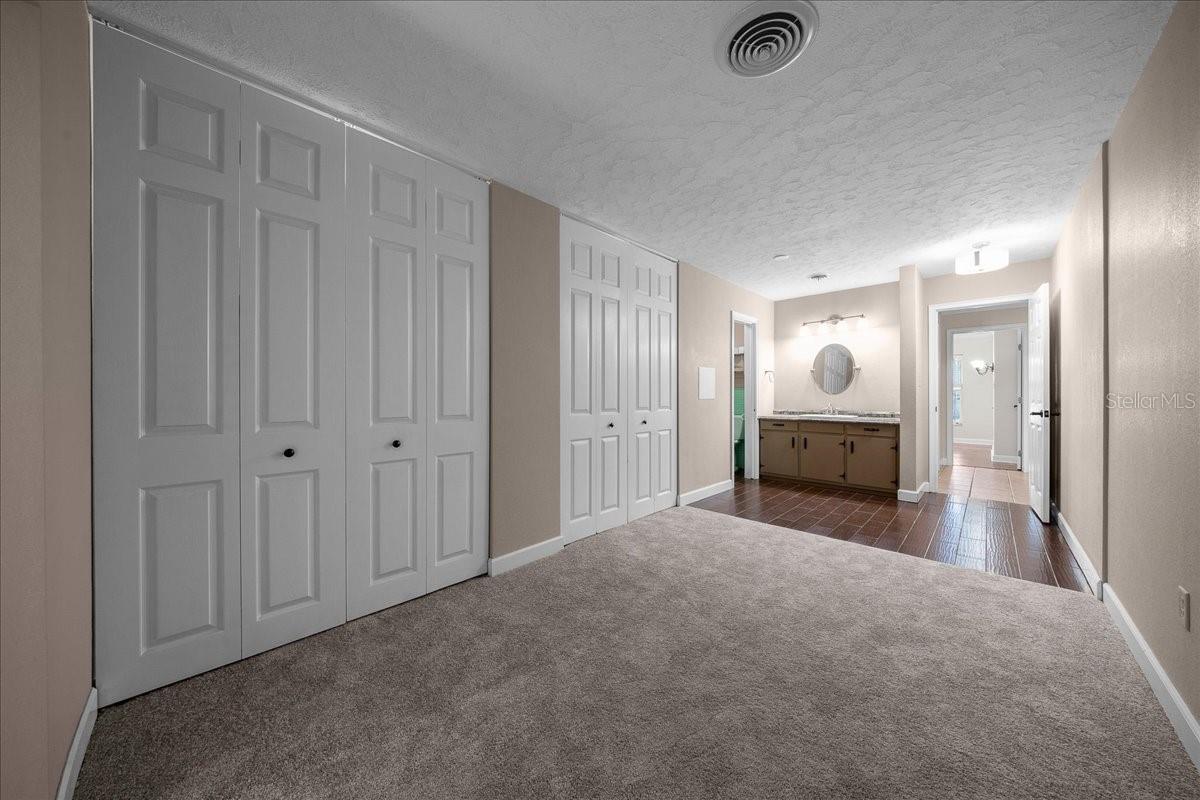 Image 24 of 63 For 2009 15th Lane