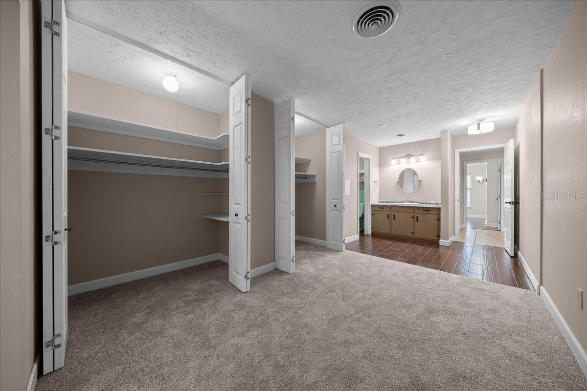 Image 25 of 63 For 2009 15th Lane