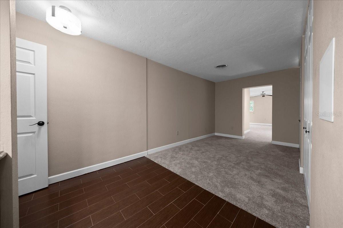 Image 26 of 63 For 2009 15th Lane