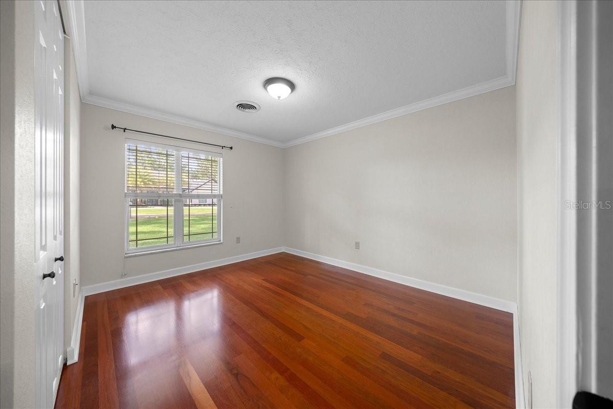 Image 28 of 63 For 2009 15th Lane