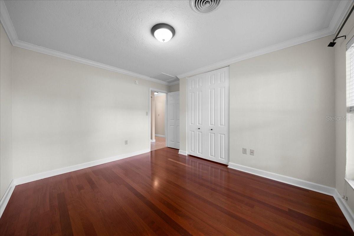 Image 29 of 63 For 2009 15th Lane