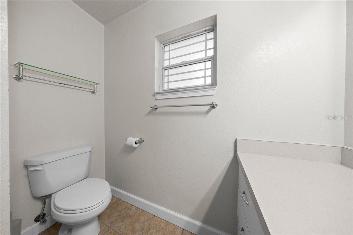 Image 32 of 63 For 2009 15th Lane