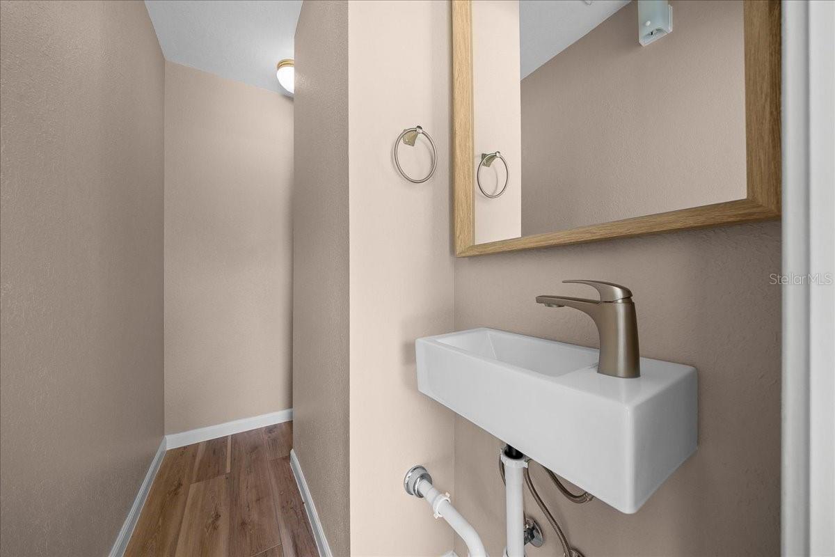 Image 39 of 63 For 2009 15th Lane