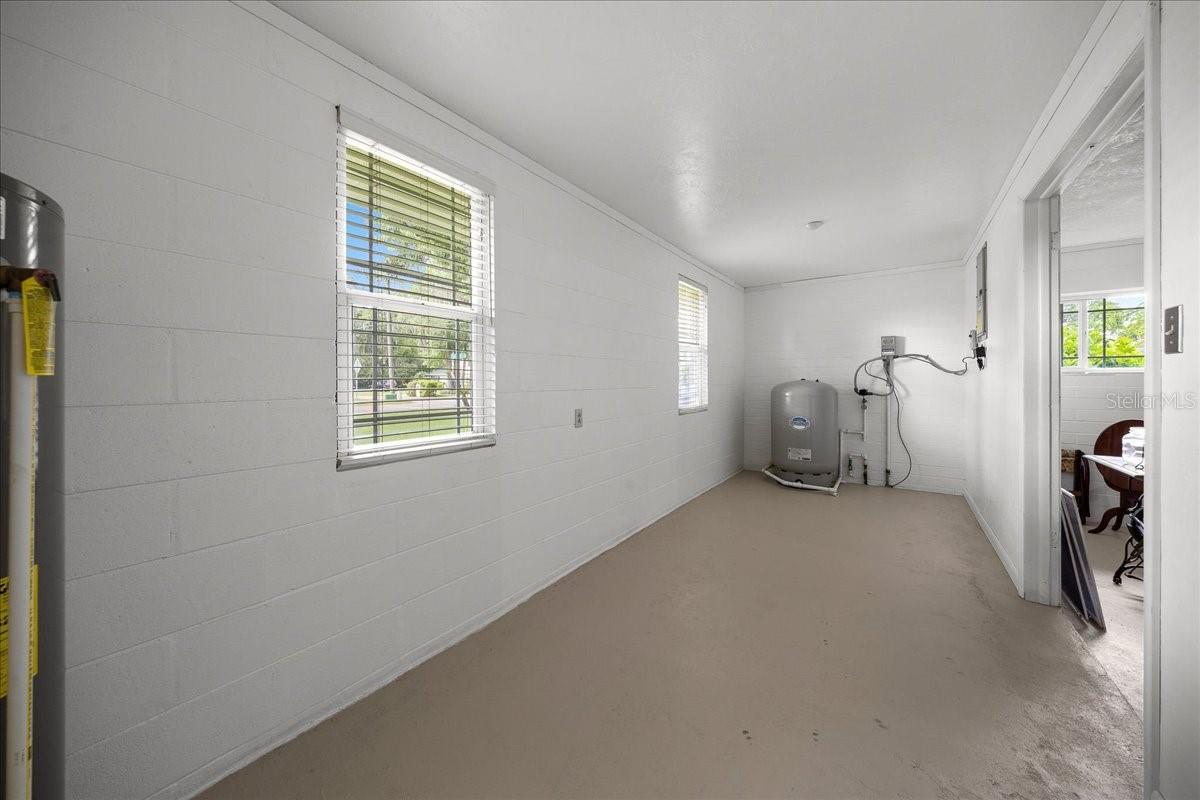 Image 47 of 63 For 2009 15th Lane