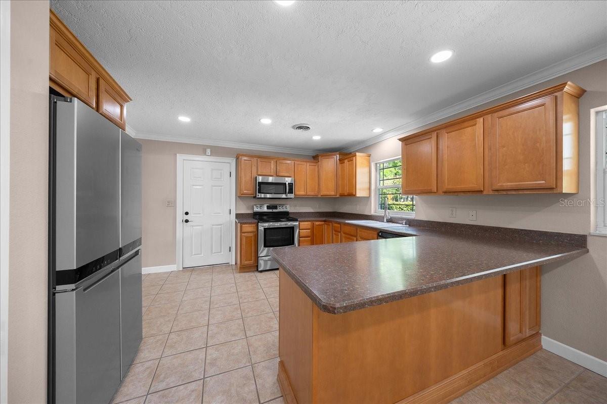 Image 9 of 63 For 2009 15th Lane