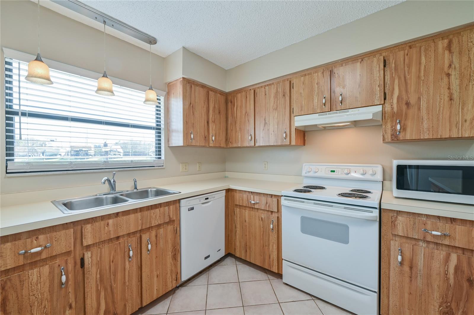 Image 22 of 31 For 11001 Sunset Harbor Road H52