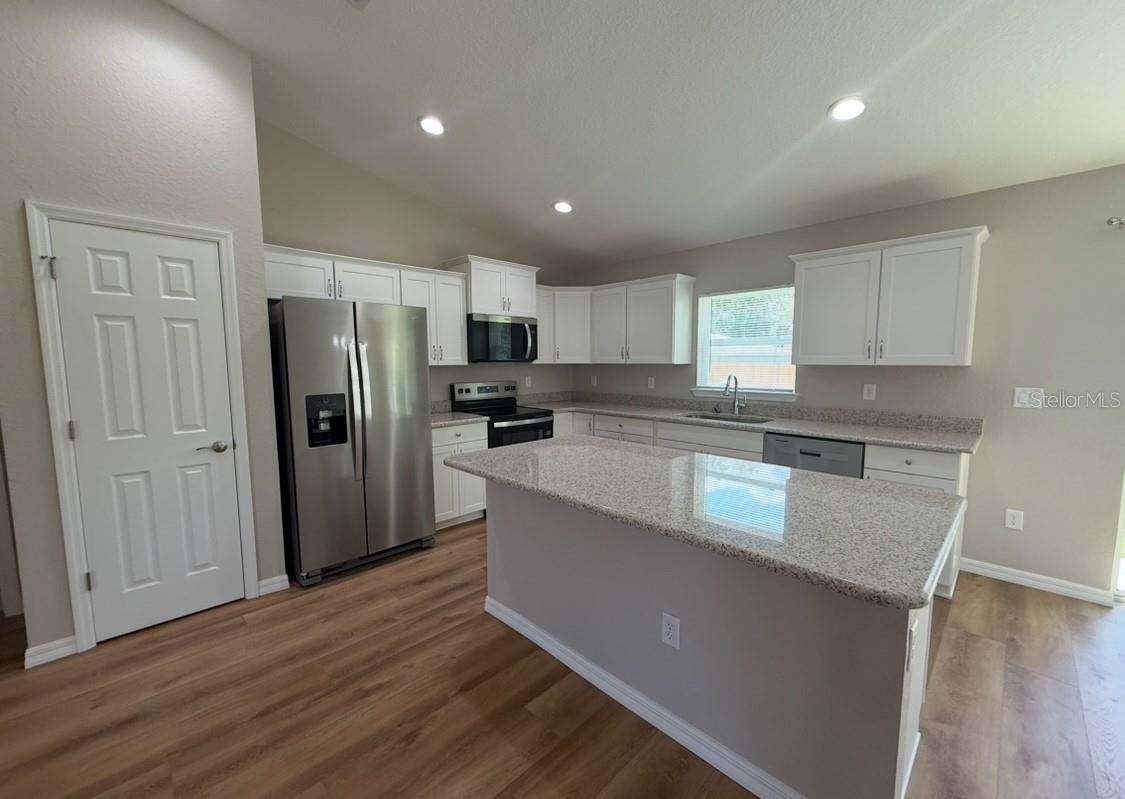 Image 2 of 17 For 13756 102nd Place