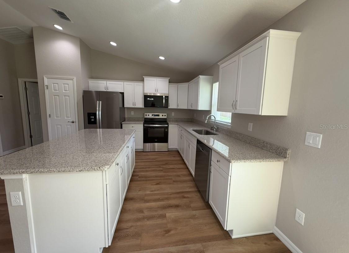 Image 4 of 17 For 13756 102nd Place