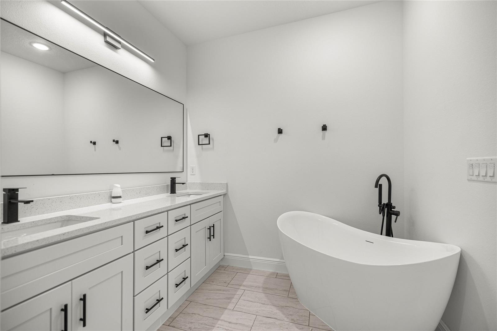 Image 19 of 33 For 7841 Santos Drive