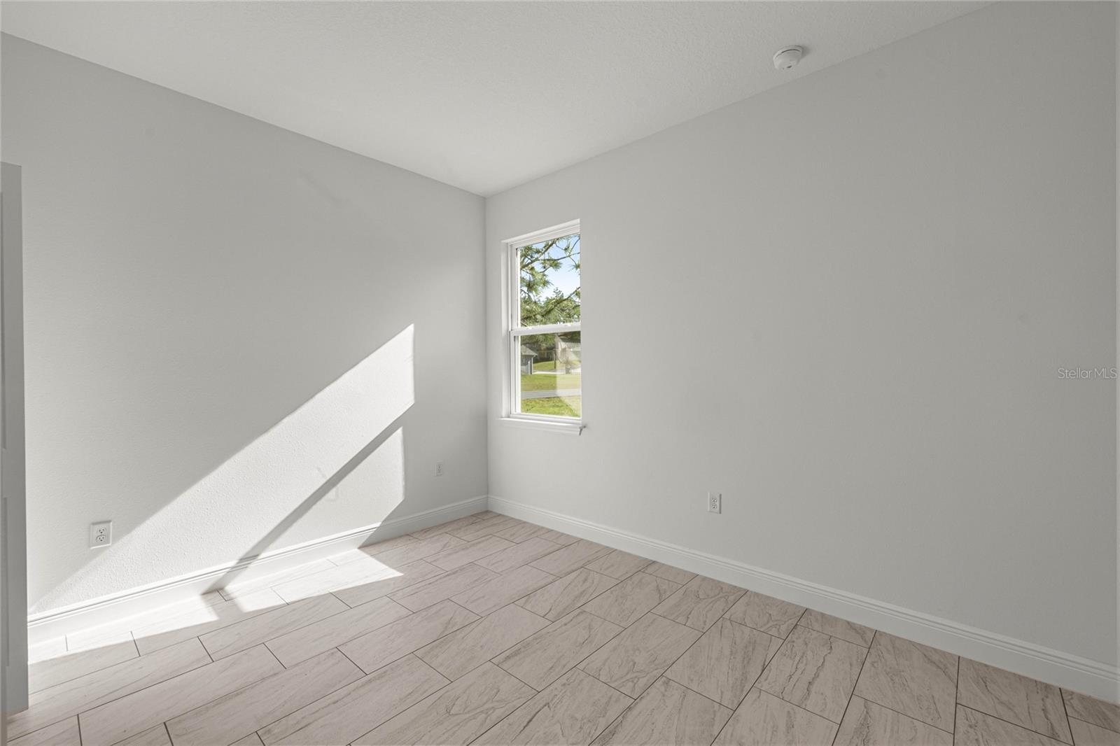 Image 21 of 33 For 7841 Santos Drive