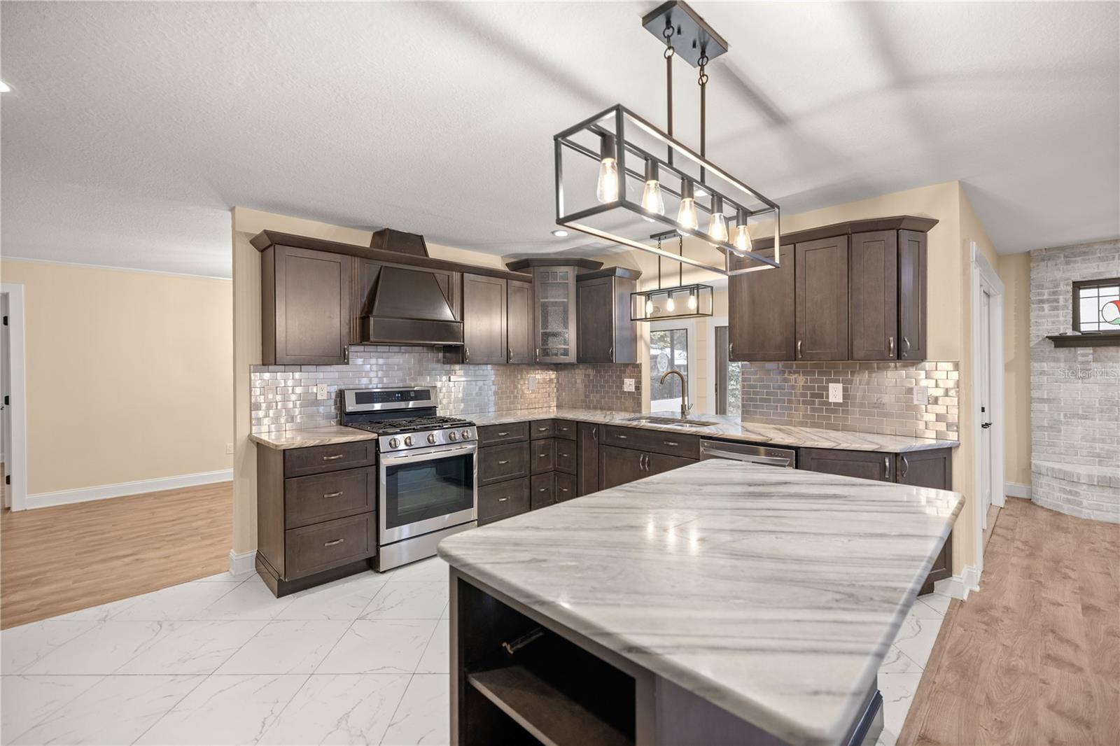 Image 12 of 37 For 4121 6th Avenue