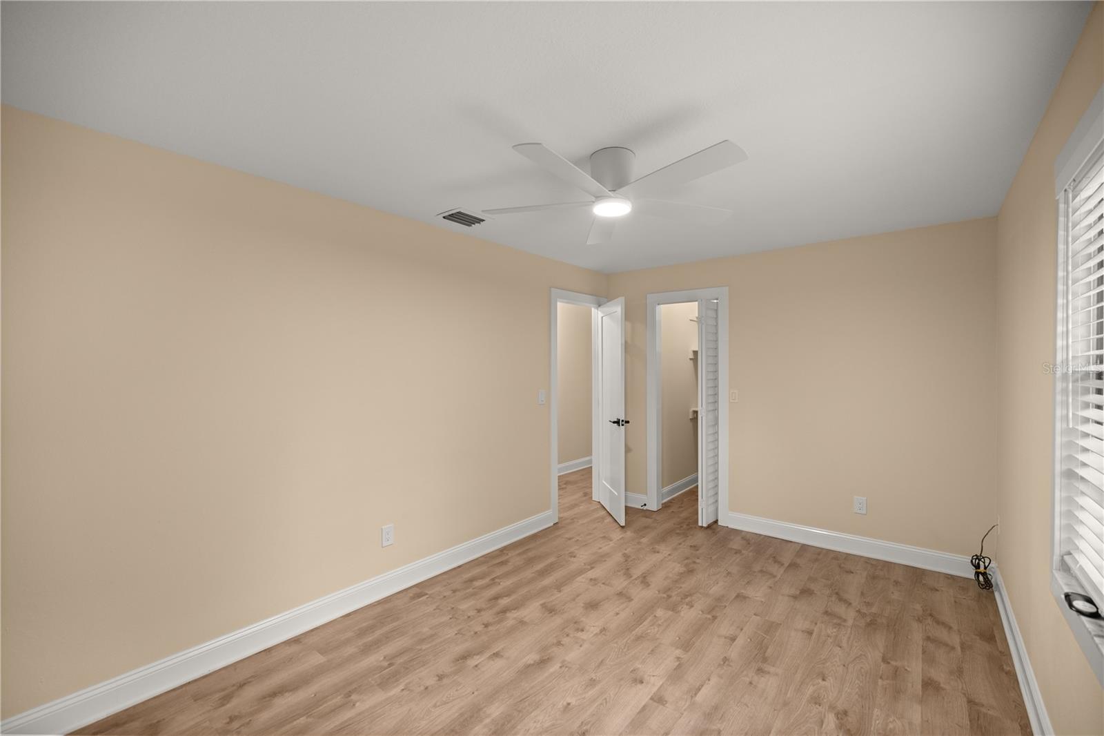 Image 18 of 37 For 4121 6th Avenue