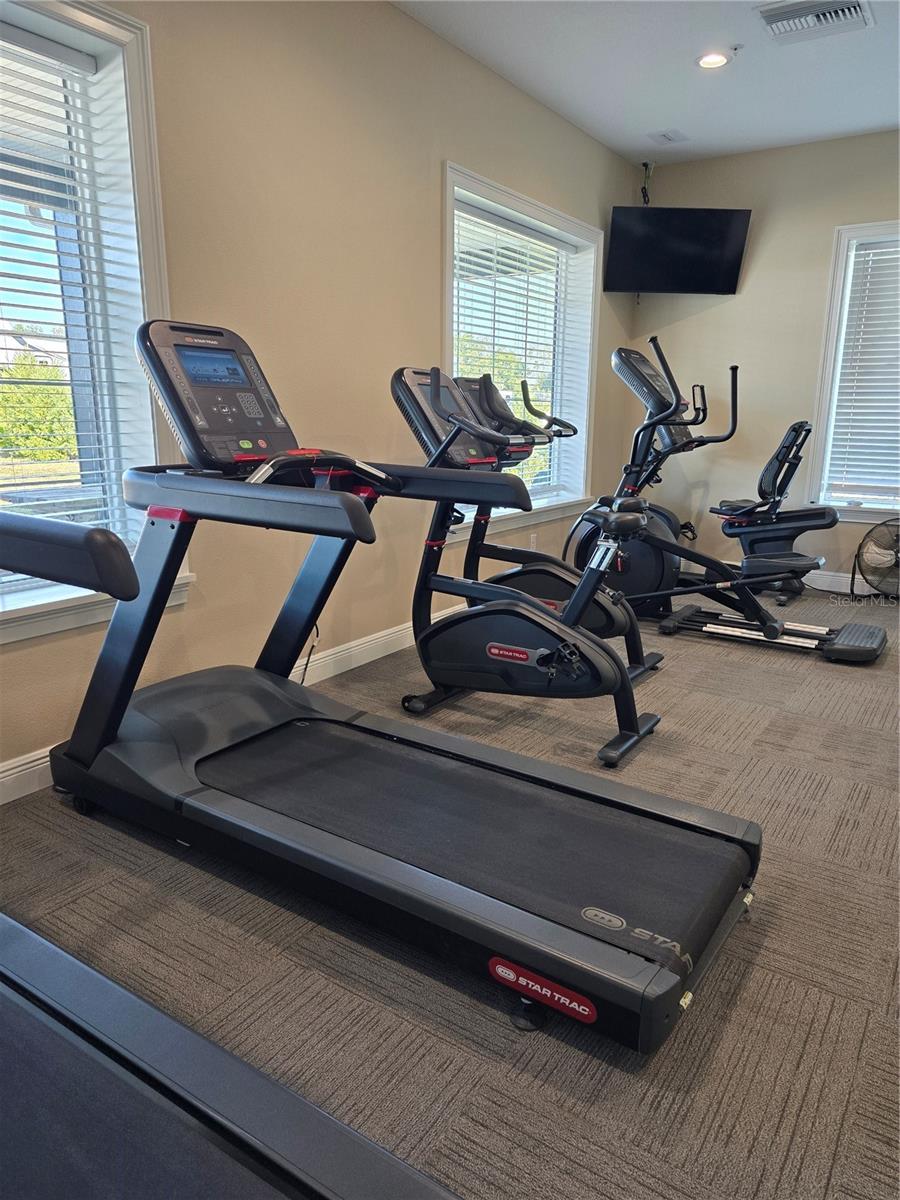 Image 10 of 14 For 2932 43rd Court 421