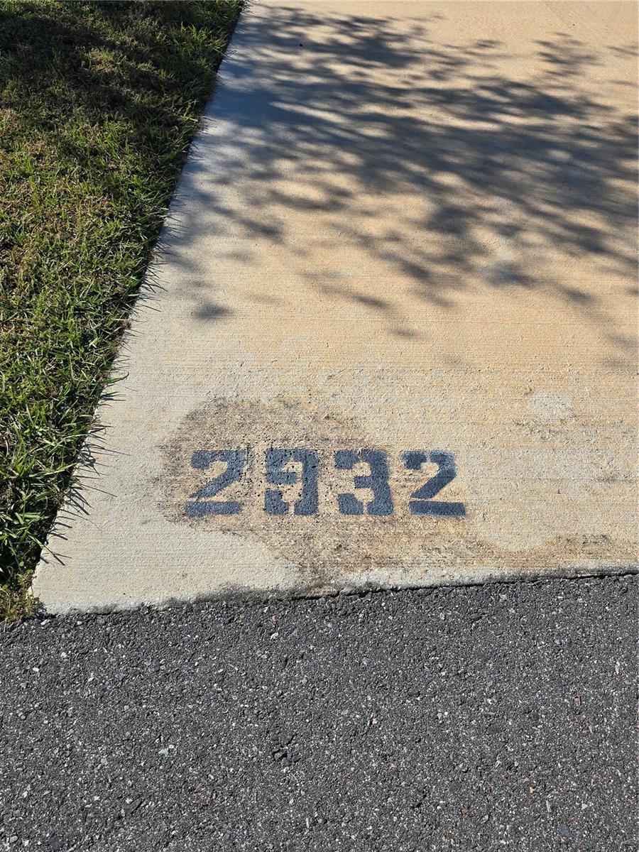 Image 3 of 14 For 2932 43rd Court 421