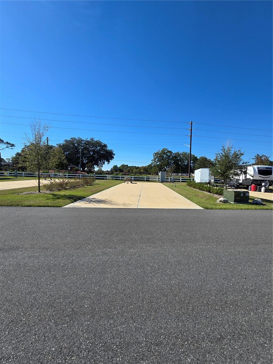 Image 4 of 14 For 2932 43rd Court 421