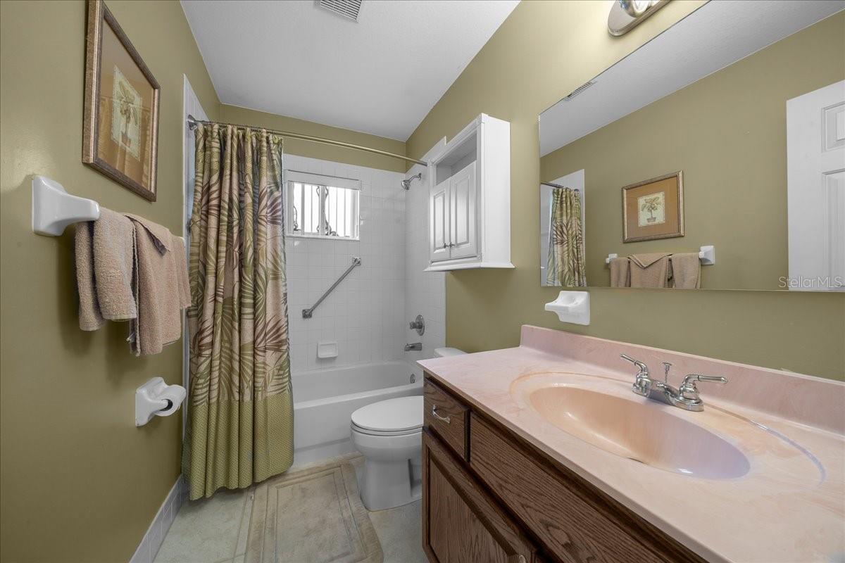 Image 26 of 48 For 11876 137th Loop