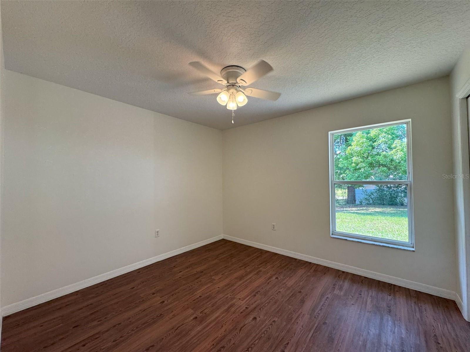 Image 11 of 24 For 519 Hemlock Street