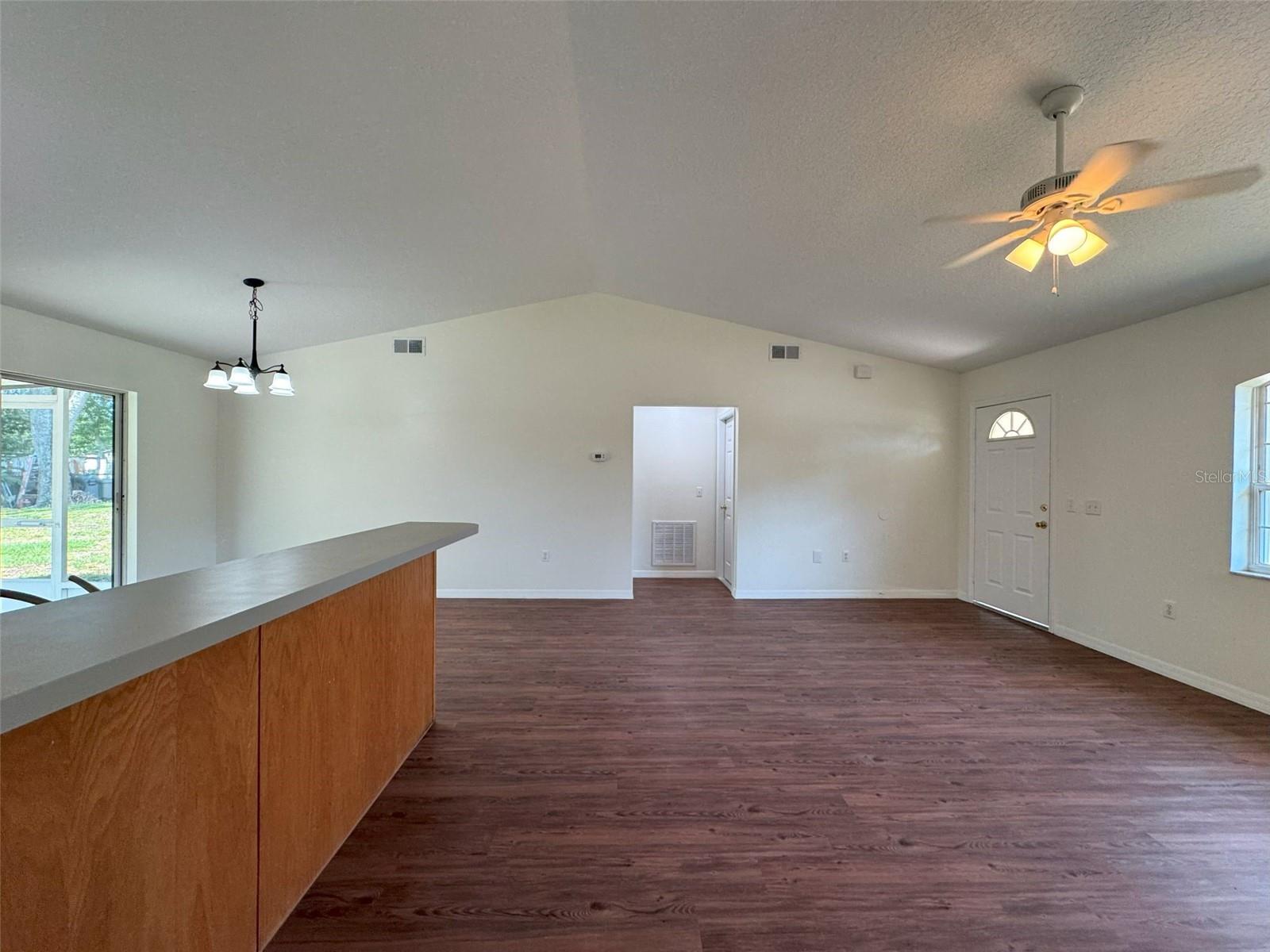 Image 16 of 24 For 519 Hemlock Street