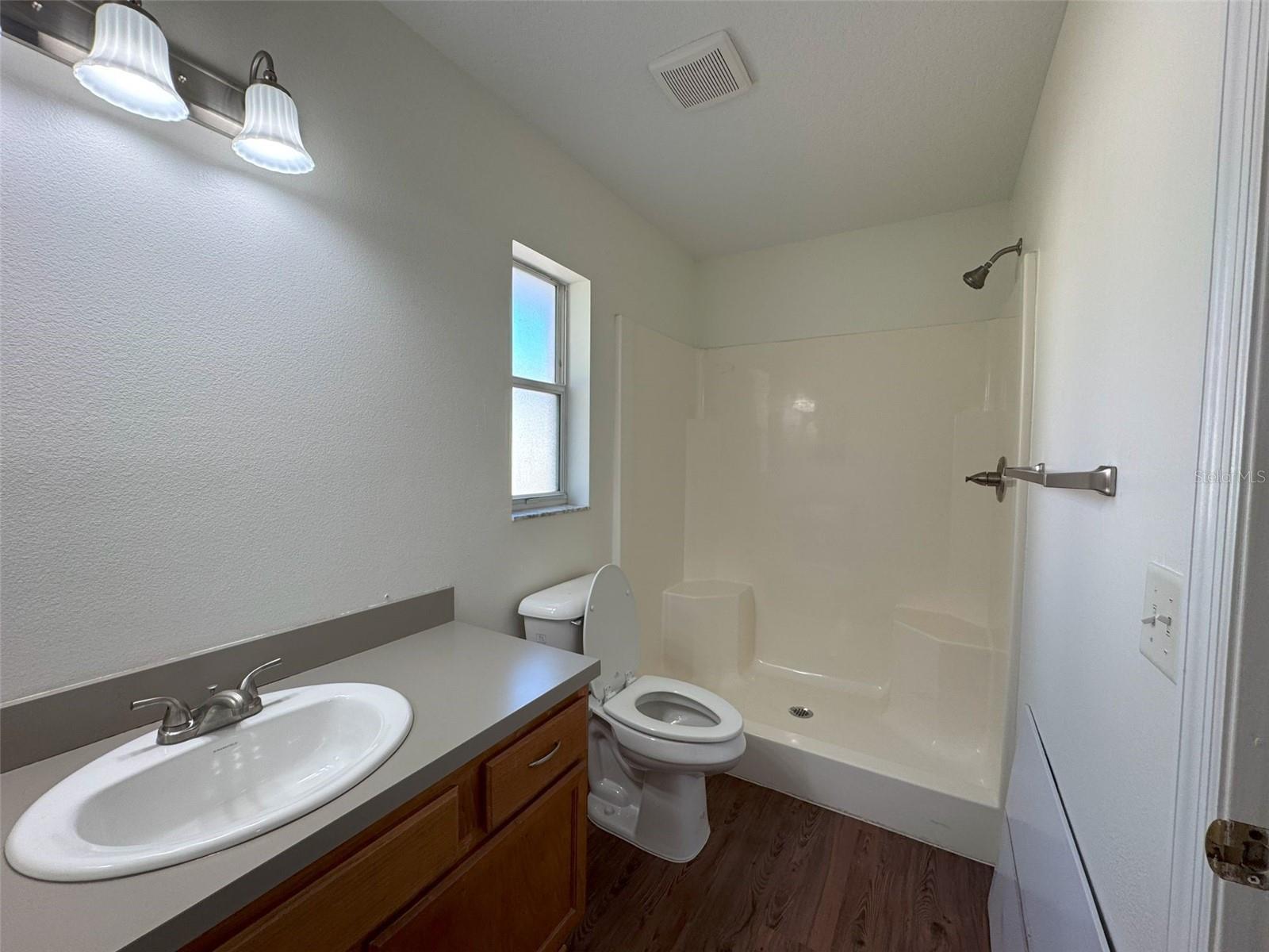 Image 20 of 24 For 519 Hemlock Street