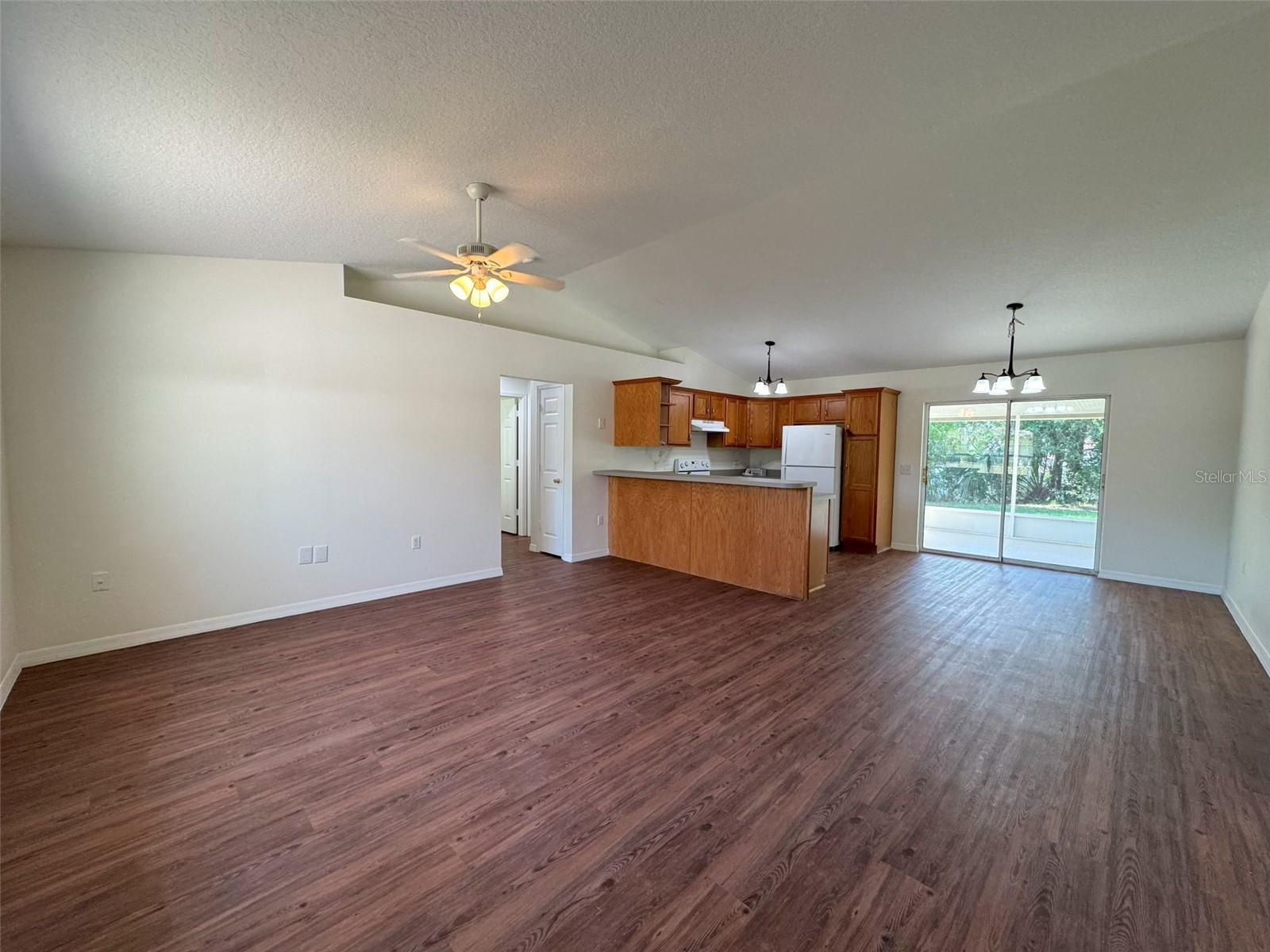 Image 5 of 24 For 519 Hemlock Street