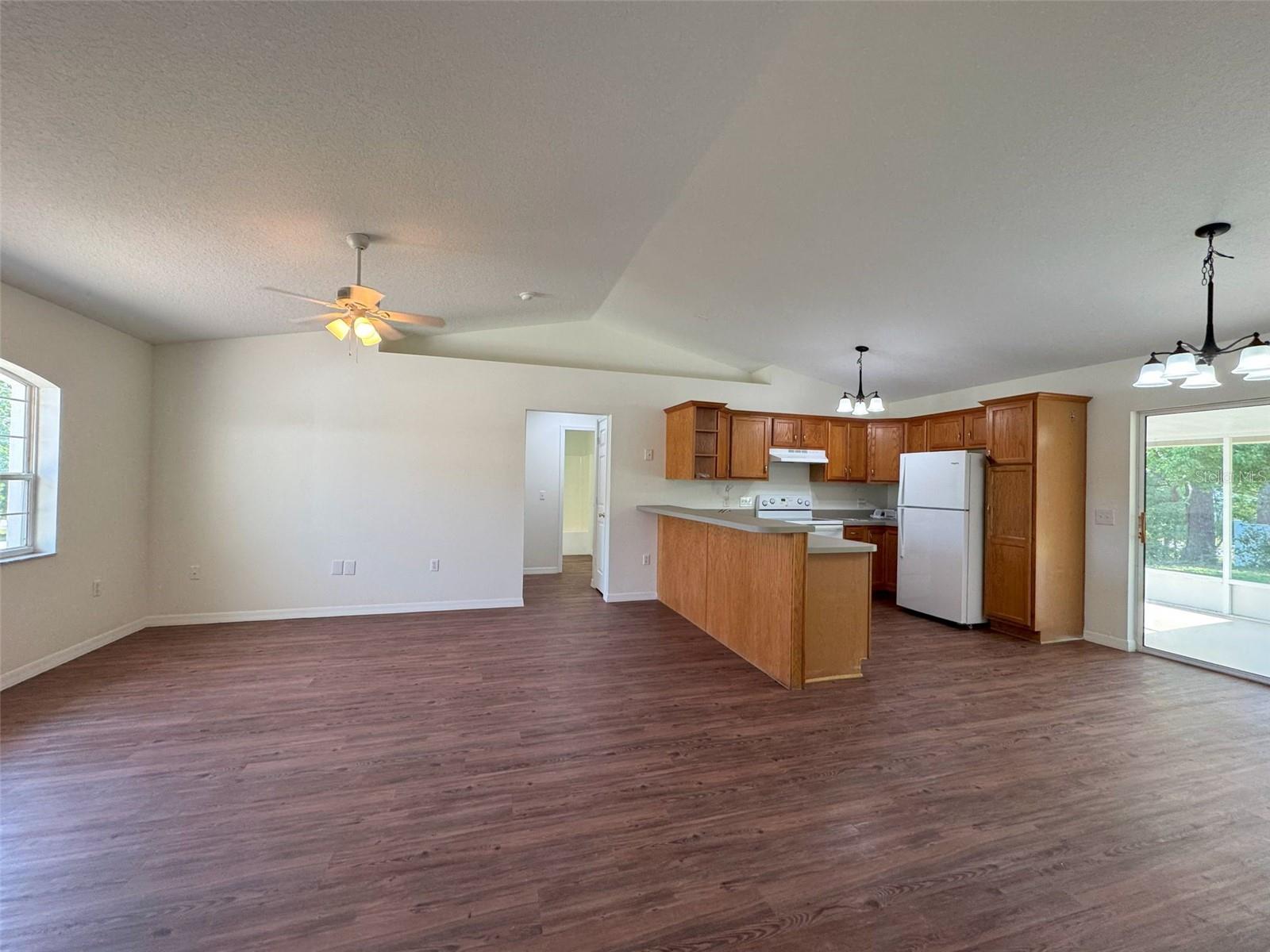 Image 7 of 24 For 519 Hemlock Street