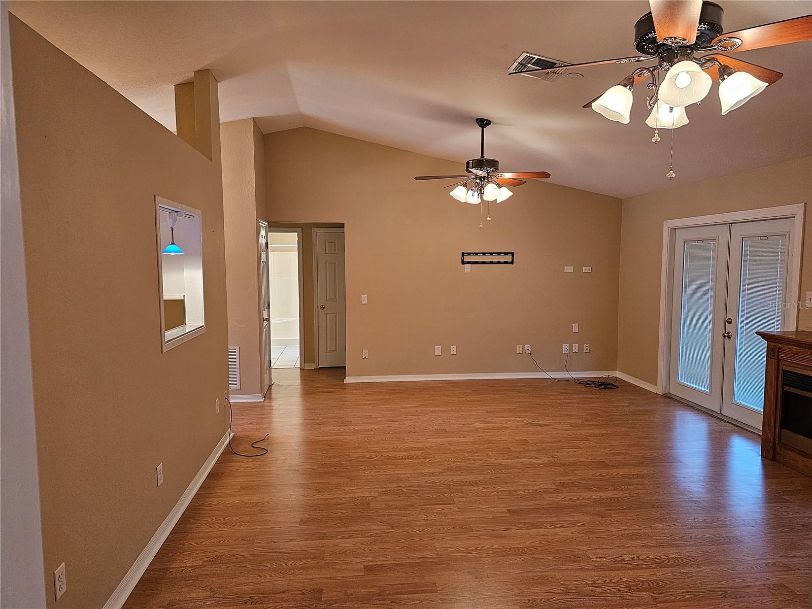 Image 3 of 11 For 11722 72nd Terrace Road