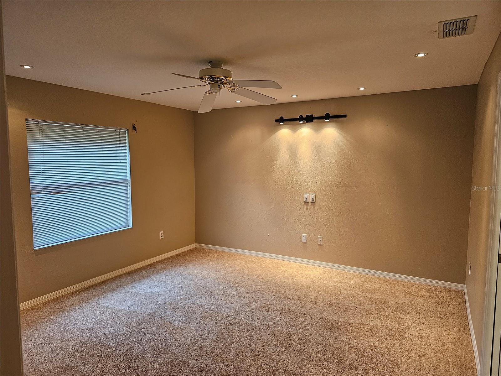 Image 6 of 11 For 11722 72nd Terrace Road