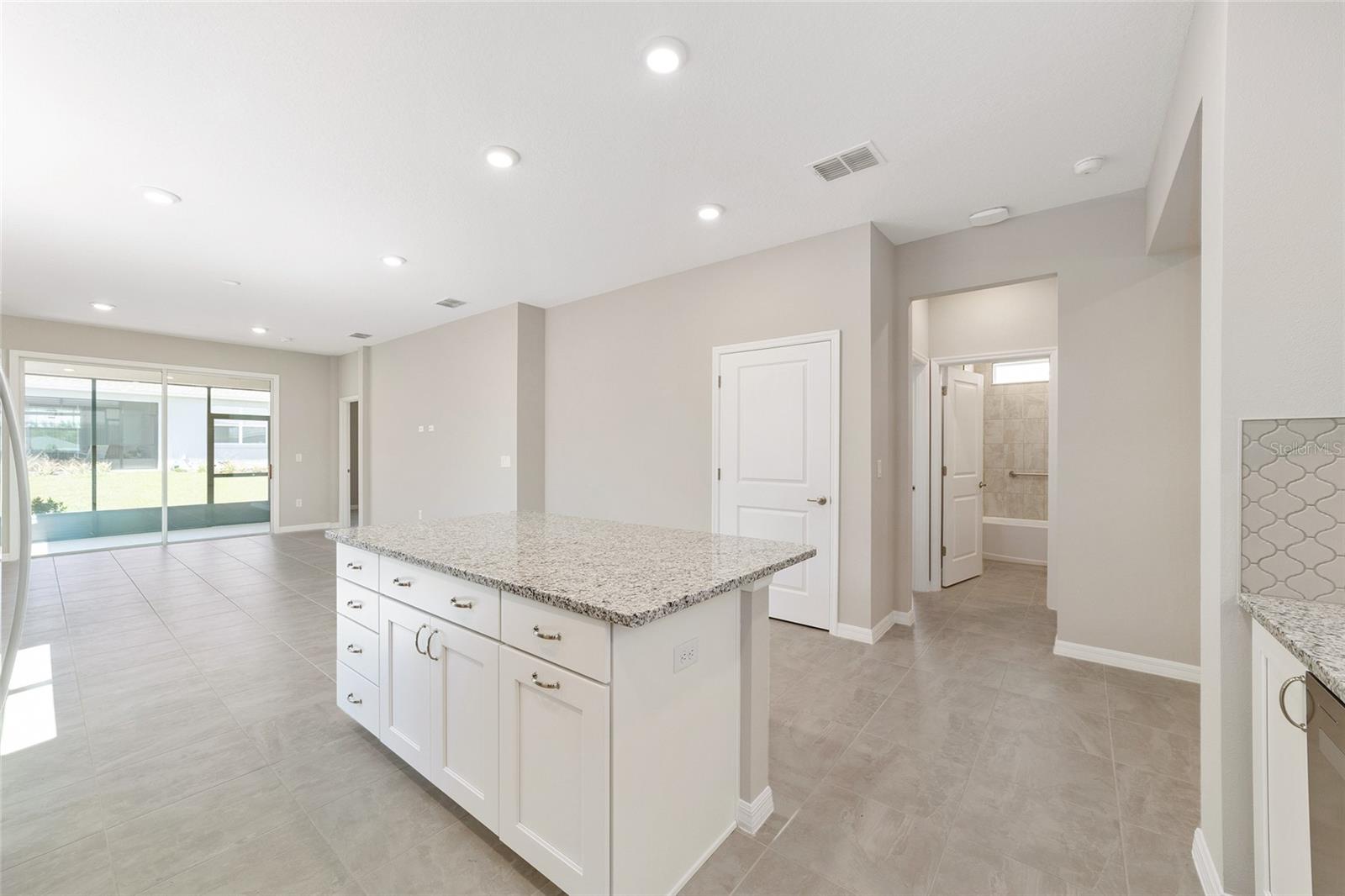 Image 21 of 39 For 7260 89th Avenue